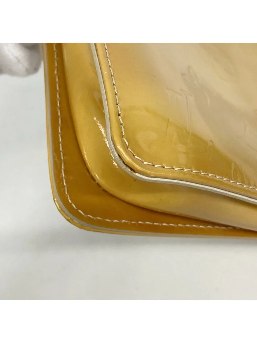 Louis Vuitton Pouch Vernis Lexington Beige